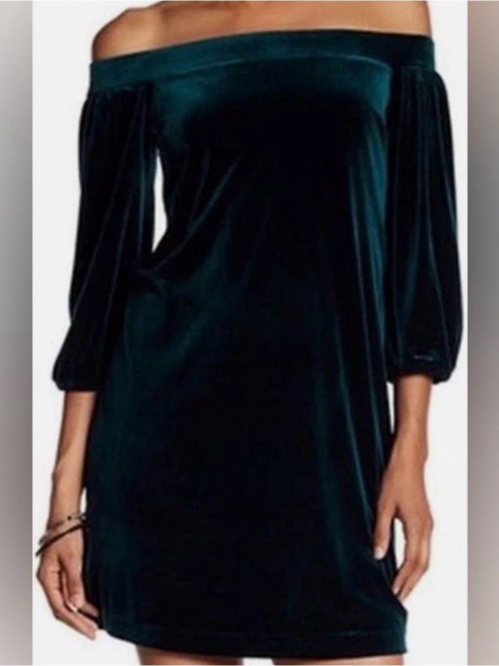 NWT Vince Camuto Off-Shoulder Green Velvet Mini Dress 3/4 Sleeves